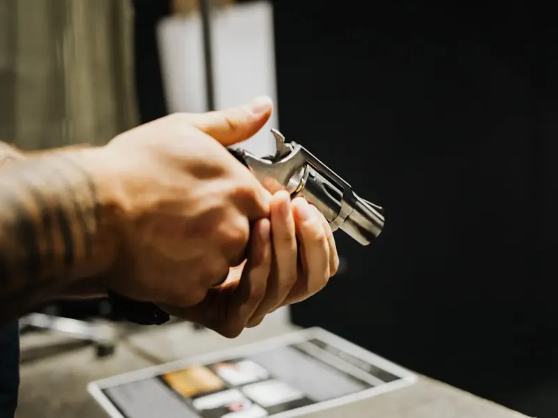 revolver na mao inox 2